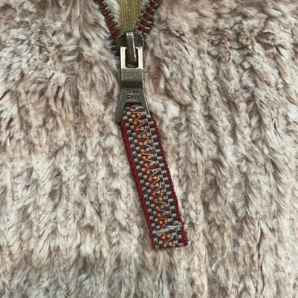 True Grit Pullover - Picture 2 of 5